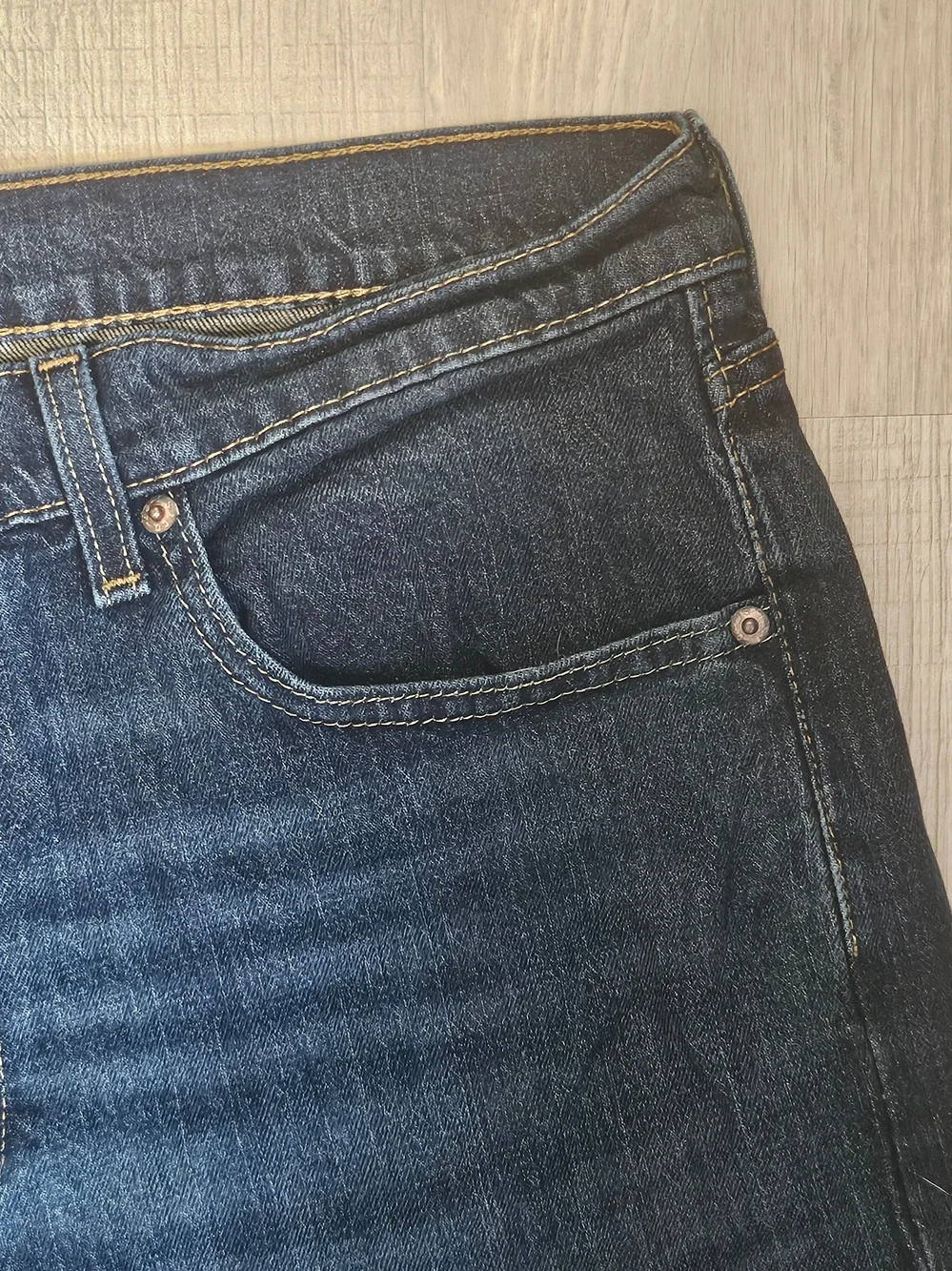 Levi’s 505 Men’s Regular Fit Dark Wash Jeans 34x30